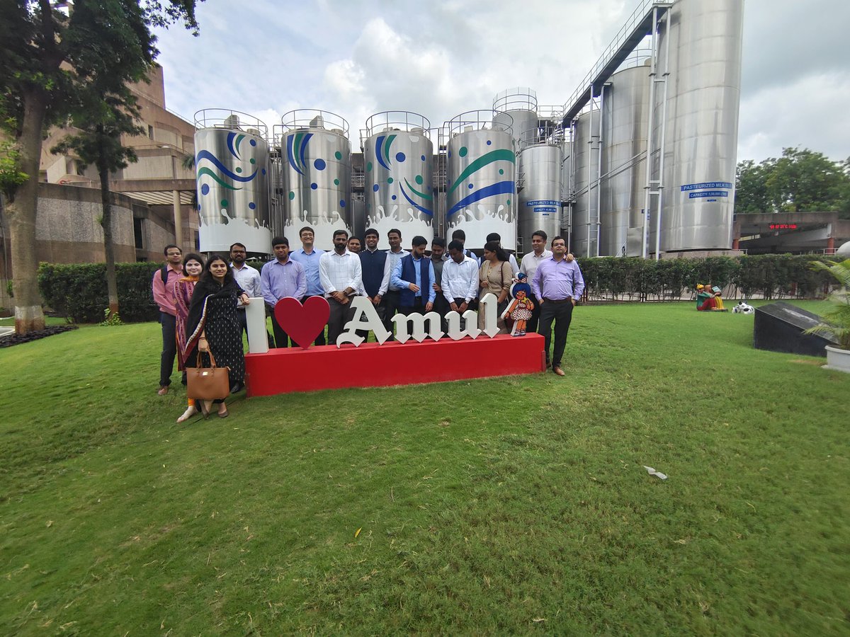 _Ritukataria's tweet image. An "utterly butterly delicious" visit to Kaira District Co-operative Milk Producers’ Union - @Amul_Coop, Anand.
💡 Fun fact : there is no place called Kaira. The Britishers couldn't pronounce Kheda so it became Kaira 🤦
@LBSNAA_Official
@iis_now
@SPIPAofficial