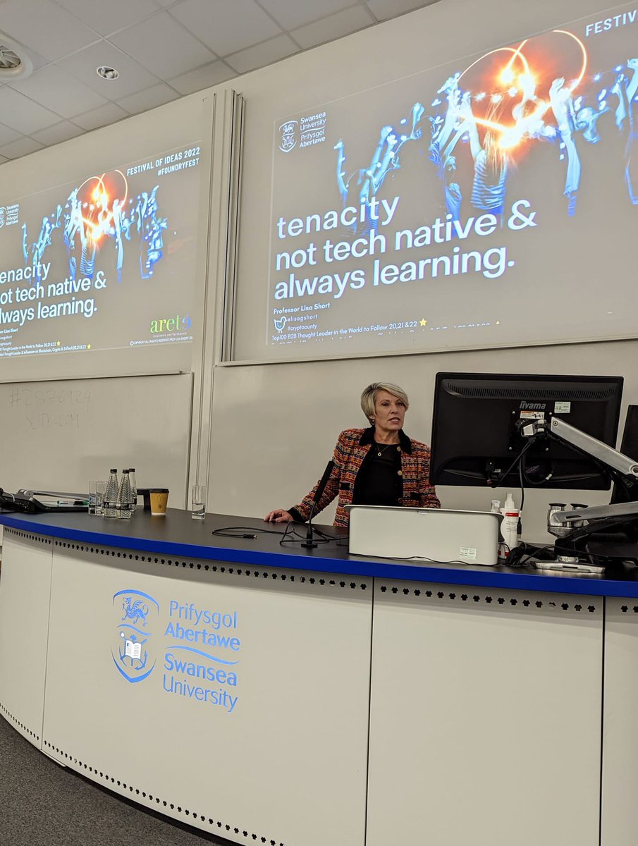 CompFoundry's tweet photo. The last (but by no means least) talk at the Festival of Ideas💡 #FoundryFest With @lisagshort #thoughtleader https://t.co/6YCsSN5fzZ