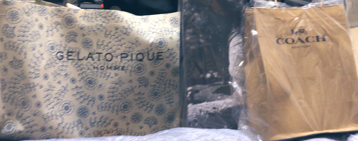 RUInightRUI's tweet image. 今日はGWぶりに、りんくうアウトレットに行って自分にご褒美を買いましたとさ🍮