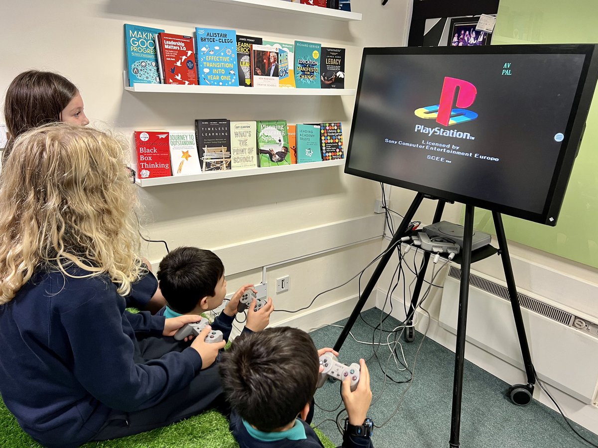 Nelkcarps's tweet photo. Never let it be said that we donโt teach the โClassicsโ here at @POWFS. #ComputingClub #LunchtimeLearning #PS1 @PlayStation https://t.co/n7Oy8kbFGU