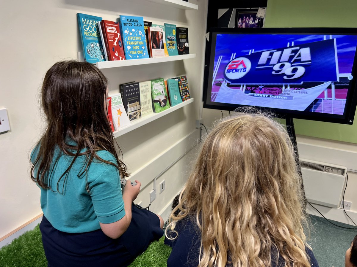 Nelkcarps's tweet photo. Never let it be said that we donโt teach the โClassicsโ here at @POWFS. #ComputingClub #LunchtimeLearning #PS1 @PlayStation https://t.co/n7Oy8kbFGU