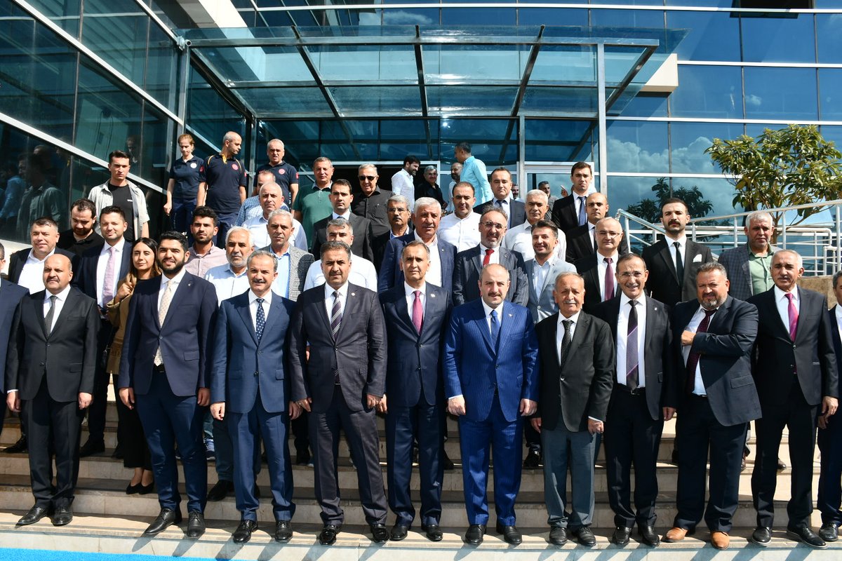 adiyamantso's tweet photo. Yönetim Kurulu Başkanımız Mustafa Uslu, Sanayi ve Teknoloji Bakanı Sn. Mustafa Varank ile birlikte Adıyaman OSB'de Demka Grubun yeni yatırım alanını inceleyerek GTC Güneş enerji panelleri üretim tesislerini gezdi.
@TOBBiletisim @RHisarciklioglu @varank @TCSanayi @metingunay02 https://t.co/ekKRpglQGu