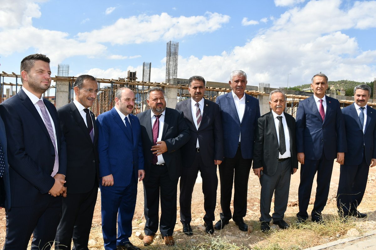 adiyamantso's tweet photo. Yönetim Kurulu Başkanımız Mustafa Uslu, Sanayi ve Teknoloji Bakanı Sn. Mustafa Varank ile birlikte Adıyaman OSB'de Demka Grubun yeni yatırım alanını inceleyerek GTC Güneş enerji panelleri üretim tesislerini gezdi.
@TOBBiletisim @RHisarciklioglu @varank @TCSanayi @metingunay02 https://t.co/ekKRpglQGu