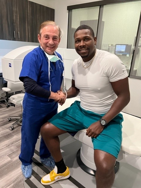 TXEyeLaser's tweet photo. LASIK Friday! Congrats on your new vision!  We are so happy for you. https://t.co/94pRxCT7U3