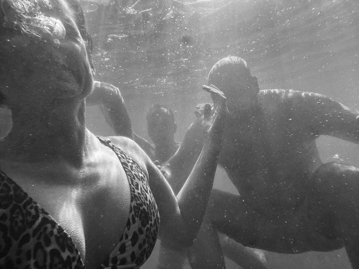 LeaKusano's tweet photo. The art of enjoying.

#fridayswim https://t.co/ajszWCywzN