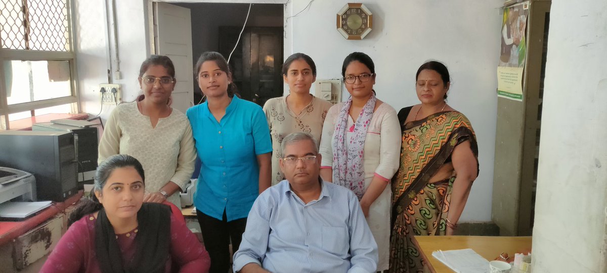 SavingsMathura's tweet photo. Visited sub-postoffices Mathura city nd Sankatmochan to motivate savings agents nd to resolve their problems regarding postal deptt in co-ordination with postal authorities today @DDSavingsAgra  @IndiaPostOffice .Mathura city PO is totally run by Mahila Shakti. https://t.co/b8H9PvP4Az
