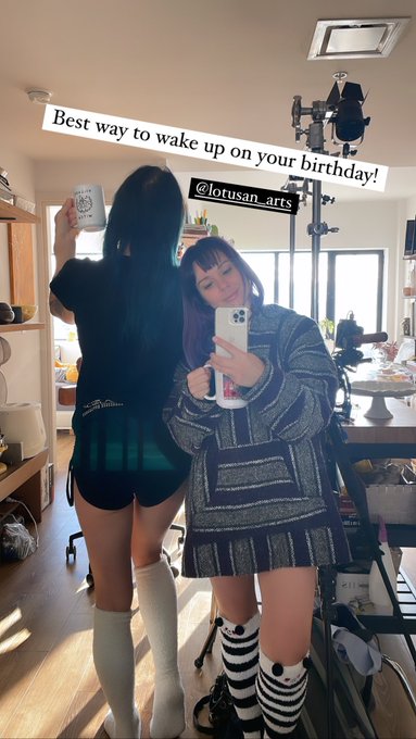 Happy birthday to meeeee 🫶✨ &hellip;best way to wake up! https://t.co/VbdtqKbIrJ<a href="/tag/humpday"class="tags"><span>#humpday</span></a><a href="/tag/randomnaughtiness"class="tags"><span>#randomnaughtiness</span></a>