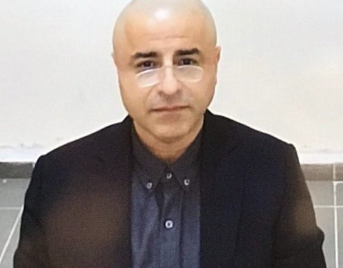 avkrblt's tweet photo. Selahattin Demirtaş Jîna Mahsa Amini için saçlarını kazıttı.

Cezaevi koşullarında bile siyasetini,hukukçuluğunu sanatını edebiyatını ve eylemini etkili bir şekilde kullanabiliyor. https://t.co/IMPk7bzFRh