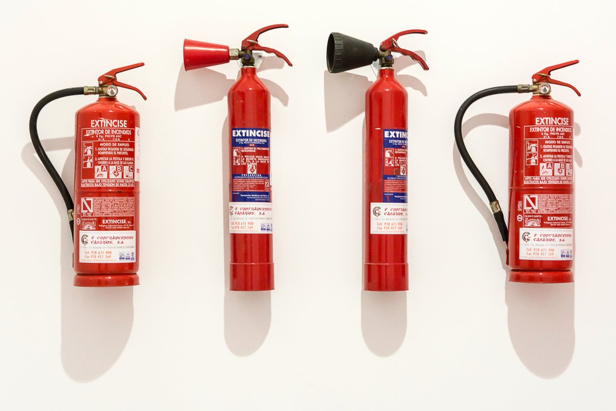 CityofTLH's tweet photo. #PrepMonth Tip: Make sure you have a working fire extinguisher nearby at all times in case one is needed. Reduce your risk of fire during an emergency by using flashlights only and not candles. https://t.co/1h4DYGpD6G