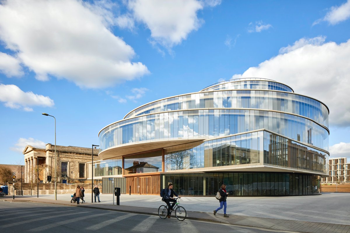 BlavatnikSchool's tweet photo. In September 2012 (10 years ago!) we welcomed our first MPP class to Oxford. This weekend we're celebrating 10 years of teaching the MPP with our alumni 🎉 #mpp10
(For those who want to follow the events, find us on Instagram: same username!) https://t.co/AMEQNVbid2