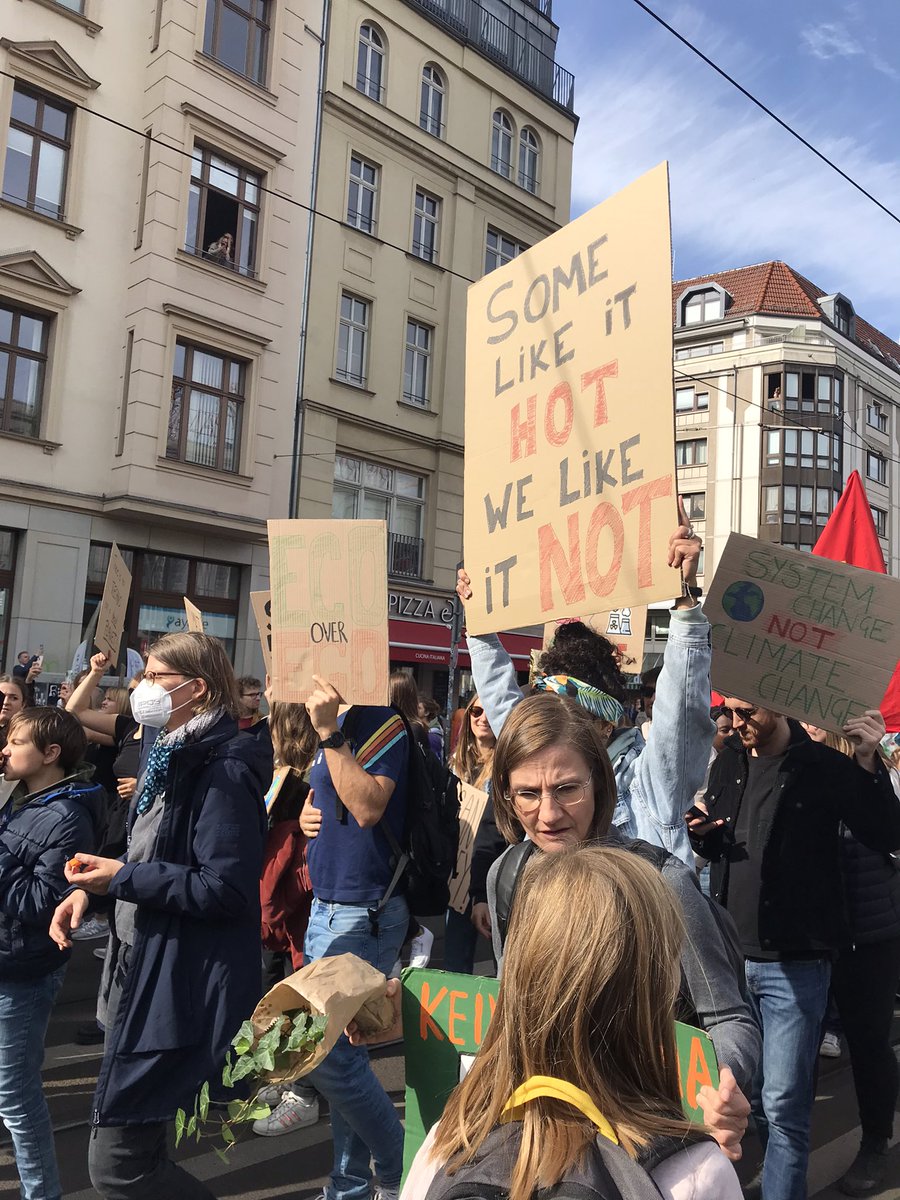 Celebrating my last Friday in Berlin exactly like when I first got here 3 years ago. So excited to start my next adventure <a href="/UniBasel/">Universität Basel</a> very soon!👾🌳 #ClimateJustice #environmentalpsychology #Klimastreik