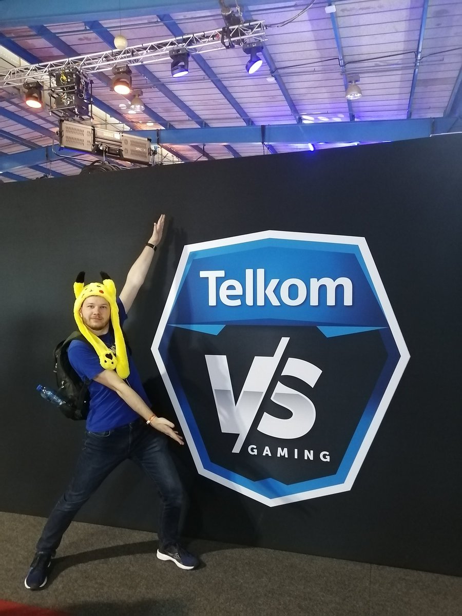 Sn0wballNinja's tweet photo. Found this absolutely beautiful stand at #ComicConAfrica with @PCBuilderZA @MSITweetsZA and @VSGamingWorld π€©π and there's a giveaway competition too... IMAGINE! π€©
#GAMEONDAYONE
#PCBUILDPRIZE https://t.co/0DcHwQiEaF
