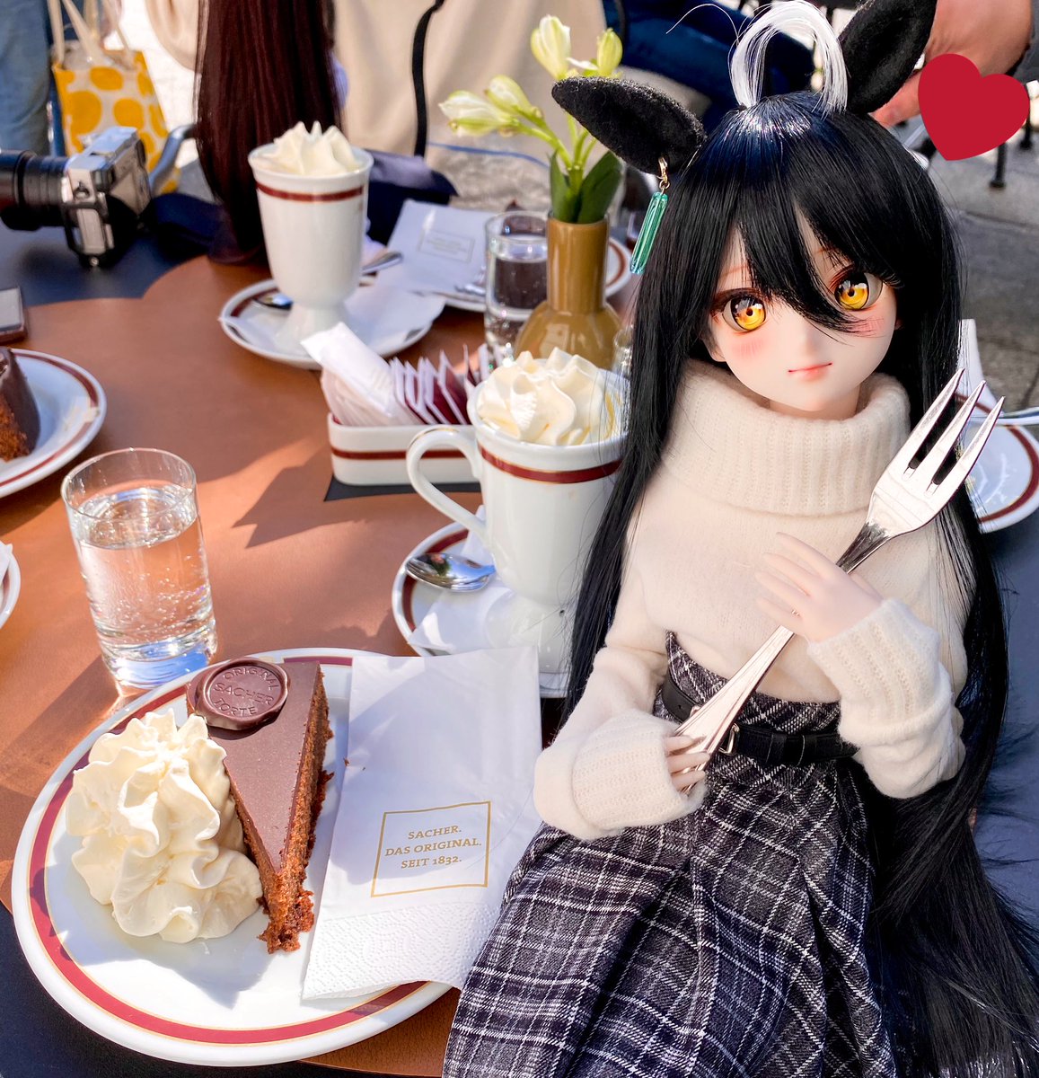 Berurike_doll's tweet photo. Café Sacher Salzburg

Sachertorte🍰 &amp; Einspänner☕️

 #RIRIっ子
#ウマ娘
#トレセン学園ドール部 https://t.co/0wdkObDCcw