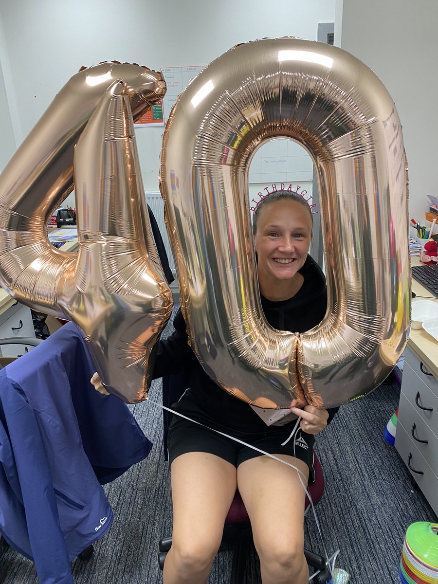 Happy 40th Birthday for tomorrow Miss McLeod <a href="/pe_levy/">Levy_PE</a> 💞