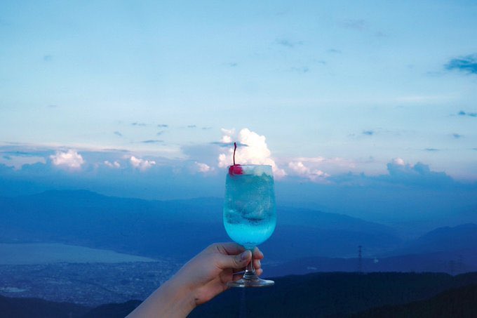 ホリィ・太郎（たろ） On Twitter Rt Tsunekawa 友人が撮ってくれた夏雲のクリームソーダ。 T