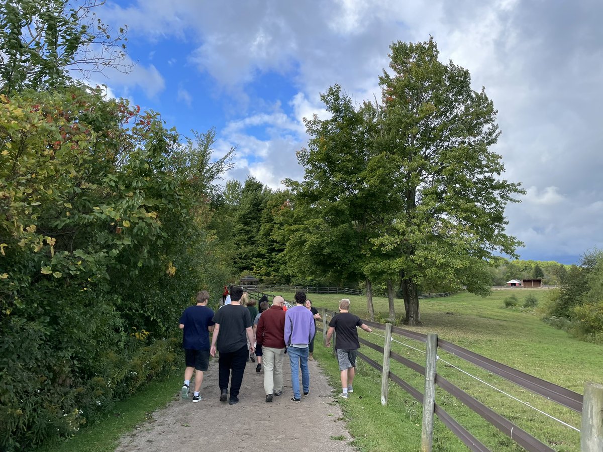 Gaitway_HS's tweet photo. The temperatures have cooled down @FieldstoneF and we were able to take a wonderful nature walk yesterday as part of our Equine Partnerships class! Here are some photos from yesterdays walk… @ESCoftheWR https://t.co/A411KFJXvx