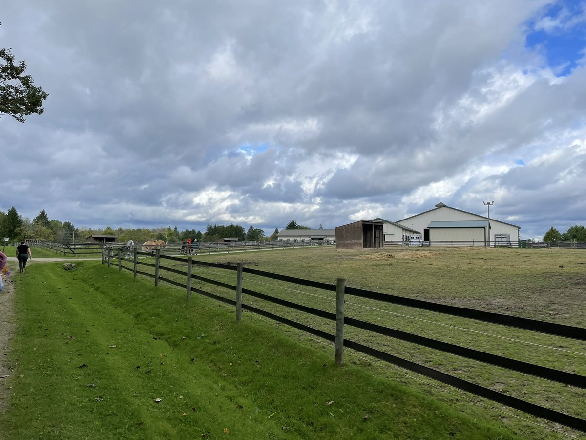 Gaitway_HS's tweet photo. The temperatures have cooled down @FieldstoneF and we were able to take a wonderful nature walk yesterday as part of our Equine Partnerships class! Here are some photos from yesterdays walk… @ESCoftheWR https://t.co/A411KFJXvx