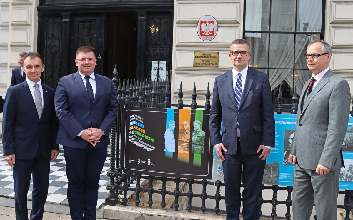 PolishEmbassyUK's tweet photo. An outdoor exhibition marking the 130th anniversary of the birth of 3 🇵🇱 generals: W. Anders, S. Maczek &amp; S. Sosabowski was launched today @PolishEmbassyUK. Min. @TRzymkowski, @AmbWilczek, Dir. Semeniuk &amp; Prof. Górski took part in the official opening conducted by J. Koźmiński. https://t.co/phu25BdpGV