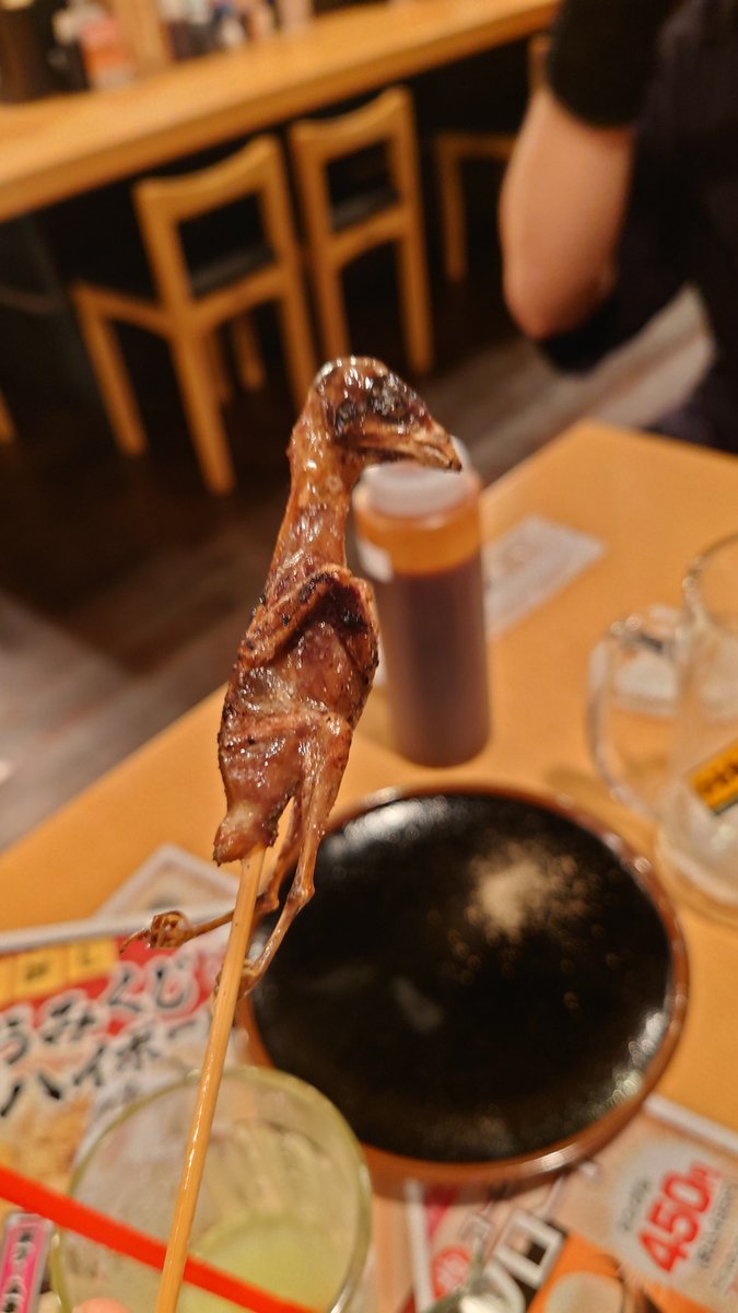 tajif01's tweet photo. すずめ https://t.co/QwIRZvZLi9