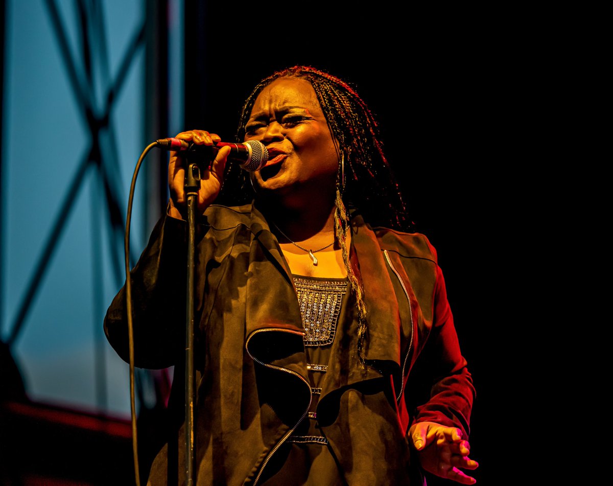 saltshedchicago's tweet photo. The perfect fall evening with @ShemekiaBlues and @JasonIsbell and the 400 Unit. 

And guess what? We are lucky to have one more night with these special artists. Cannot wait for tonight.

📸: @joshdruding and @stevesymphoto https://t.co/B5y04ES5Yx