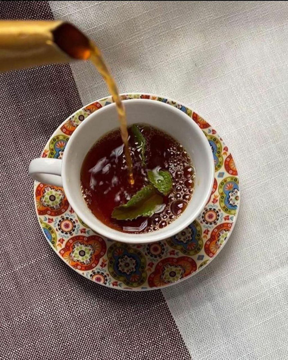 من حُسن خُلُق العرب ما عبَّروا عنه بقولهم: 

«لا أَمَلُّ ثوبي ما وسعني، ولا أمَلُّ زوجتي ما أحسنت عشرتي، ولا أمَلُّ دابتي ما حملتني؛ إنَّ المَلالَ من سيّئ الأخلاق».