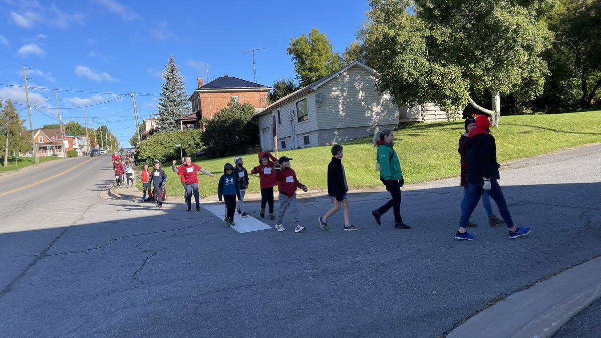 pahebd's tweet photo. Way to go SMS! A successful Terry Fox walk/run in support of cancer research. 🇨🇦 @StMikesRCCDSB https://t.co/2wHhMLeq4x