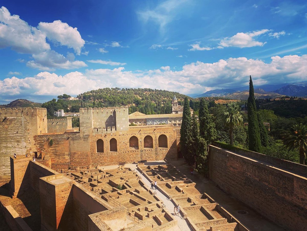 KayeHolland's tweet photo. The Alhambra - Spain’s most visited sight, and a love letter to Moorish culture 🇪🇸👌
#thealhambra #alhambra #alhambrapalace #granada #granadaspain #granadaspain🇪🇸 #nasridpalace #architecture #travelwriter #traveljournalist https://t.co/9u7h5ASJcJ