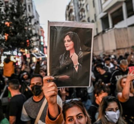 ThatmattersNews's tweet photo. BREAKING

Justin Trudeau freezes the bank accounts of all women’s rights protesters in Iran https://t.co/AS0yAqyZOl