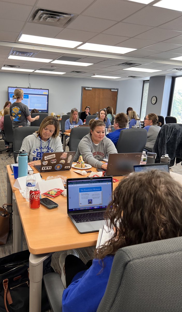 Katie_M_Ritter's tweet photo. Using @BookCreatorApp for this #FECamp22 session around designing High Quality PD:
✔️Start with a solid foundation
✔️Then add the structure
✔️Lastly, add the decor!
@Hamilton_CSD @ForwardEdgeOH @brookeconklin19 @mrsrinehart1 https://t.co/OG4gFHZvds