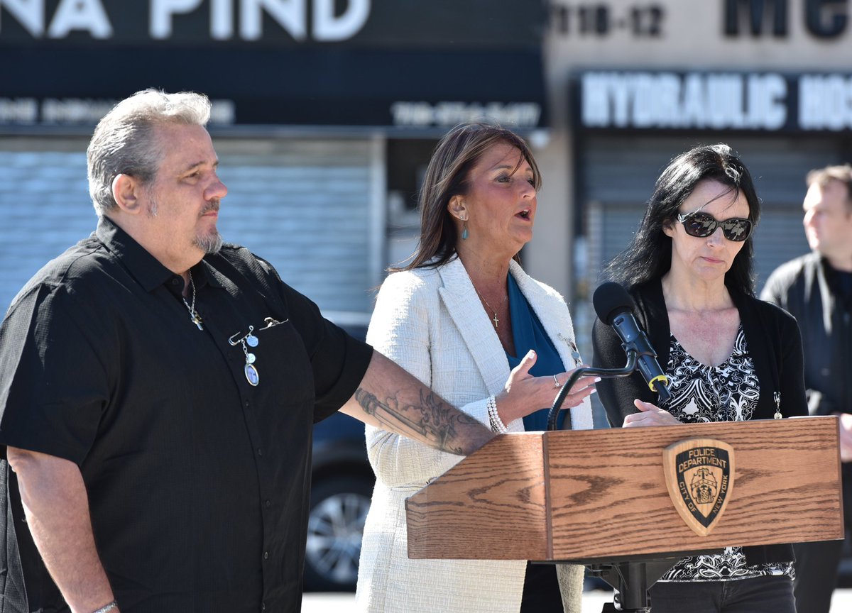 NYPDnews's tweet photo. School Crossing Guard Lorraine P. Elliott died on February 5, 1980, after being critically injured in the line of duty. The corner of Rockaway Blvd &amp; Lefferts Blvd in Queens will forever hold her legacy in this newly unveiled street sign. https://t.co/LENRJ8SD5Y