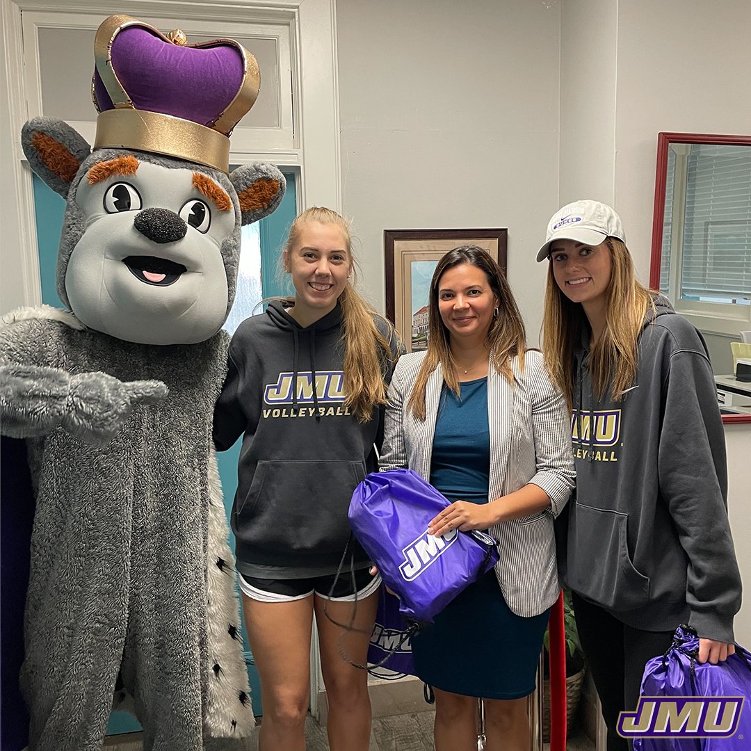 The first Go Dukes! Rally Program delivery of the year was a success! ✅ Want to join in on the fun? Register your local business today! ⬇️ 📝 | bit.ly/3BFfYrd #GoDukes