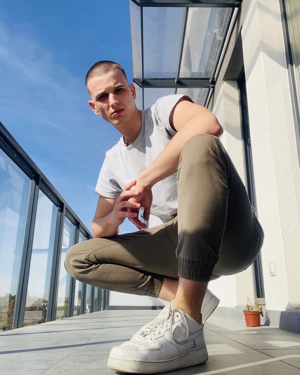 HottiesinAF1's tweet photo. #HottiesInAF1
👟🧦👟🧦
#Nike #Airforce #Airforceone #Airforce1 #AF1 #NikeAF1

#airmax #WhiteSox #whitesocks #gaysocks #gaysneaks #sneakers #sneaks #kink #gaykink
#nike #tn #gay #socks #nicesmell #smellysocks #smellysneakers #sneaks #dirtysocks #gayfetish #sportsgear #sneakerporn https://t.co/RmgsL86xq4
