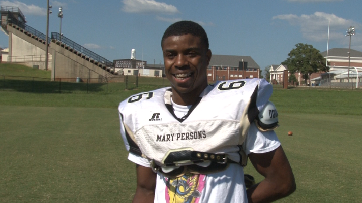 ConnorHinesTV's tweet photo. "They're almost like celebrities and superstars"
@Duke2_smooth is helping put @MPHSFootball back on the map in Forsyth -- one autograph at a time ✍️🏈
Story @ 5:30 on #Tailgate13 @13wmaznews https://t.co/5cMRND1Yon