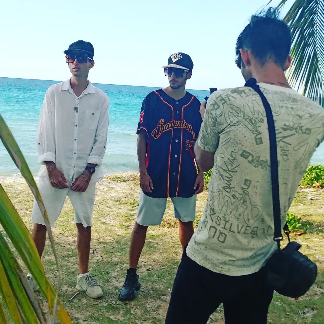 LuisWarriors_'s tweet photo. Ayer Realizamos la filmación de un gran video bien duro 🔥, agradecido con el gran talento y professionalidad de Manu Style ,gran día !!! todo un èxito.Pronto les decimos la fecha de lanzamiento.Somos Luis y Gabany.Ya estamos de vuelta. https://t.co/E5851iOHIU