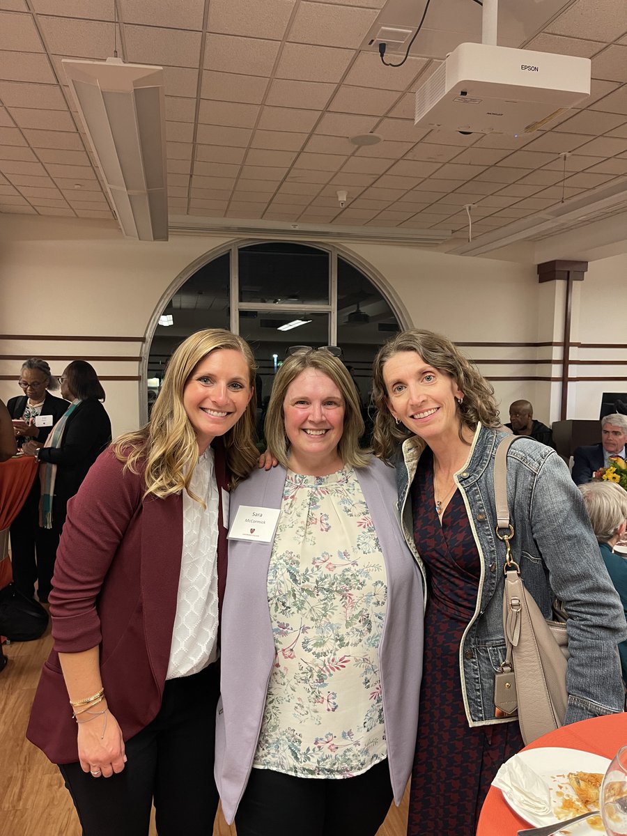 Last night we enjoyed celebrating the recipients of the 2022 Alumni Awards at Edgewood College! Congrats to <a href="/AmiMyrland/">Ami</a>, EVP/CFO at Capitol Bank on receiving the Promise Award! 👏🥳

#leadership #banklocal #communitybanking #culturematters #celebratesuccesses