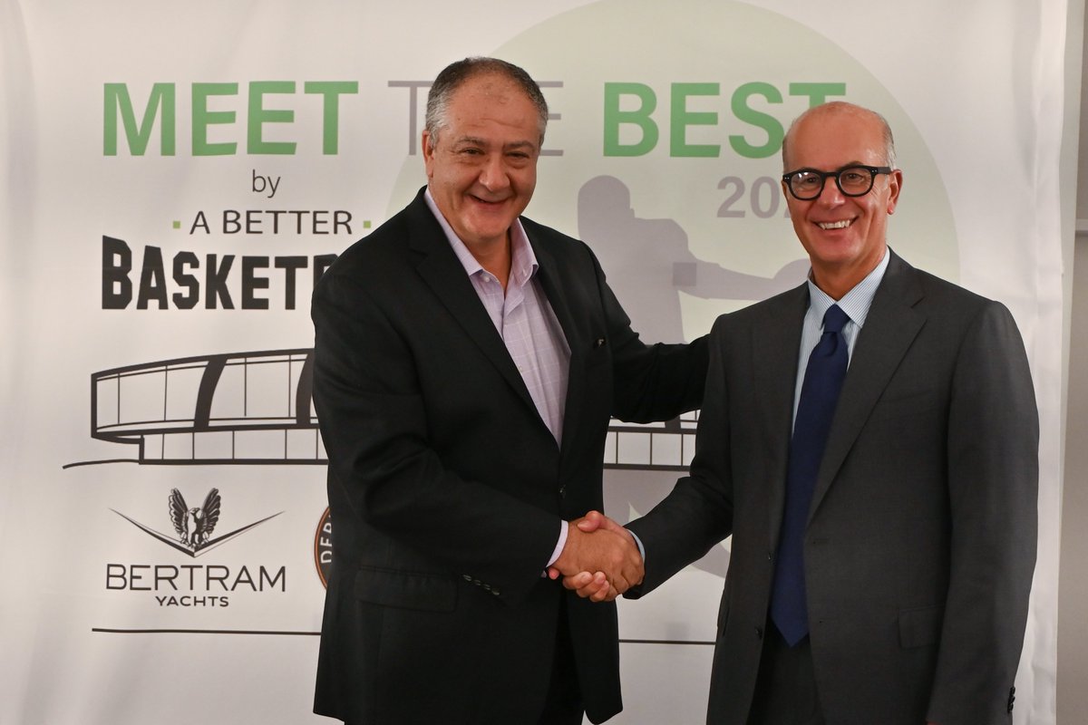 LegaBasketA's tweet photo. Il presidente @UmbertoGandini con l'acting ceo di @EuroLeague Marshall #Glickman in occasione dell’evento “Meet The Best 2022 - Costruire il futuro” 🤝
#Legabasket #EuroLeague https://t.co/togBoyJkQF