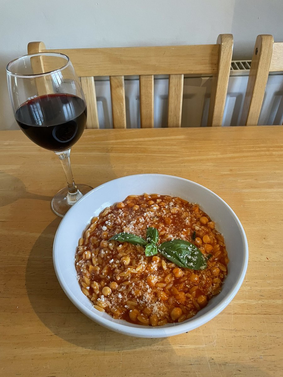 JulieGaskell's tweet photo. One-Pot Tomato Chickpeas and Orzo. @asda yellow range chickpeas get a big thumbs up from me 👍🏻 https://t.co/qcrMJJHx9R