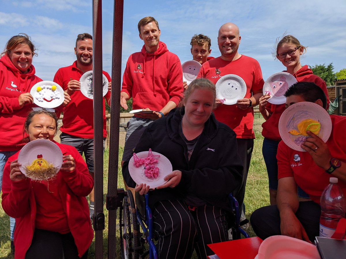 ClassroomMuddy's tweet photo. @curlyslegacy @LEAF_Education @RobbieRinder @LEAF_Farming @KentAwards Welcome to the team!!! Great to have you with us, and as your Regional Education Consultant I look forward to working with you and your amazing staff team again. Have such good memories from the summer....
#cevas @LEAF_Education https://t.co/UStHdbMAWB