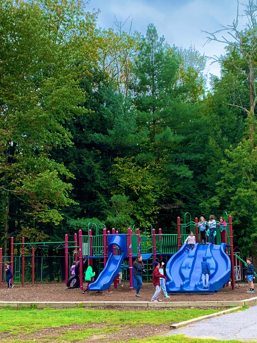 There’s definitely the crisp feel of fall in the air at recess! #mmuusdvt