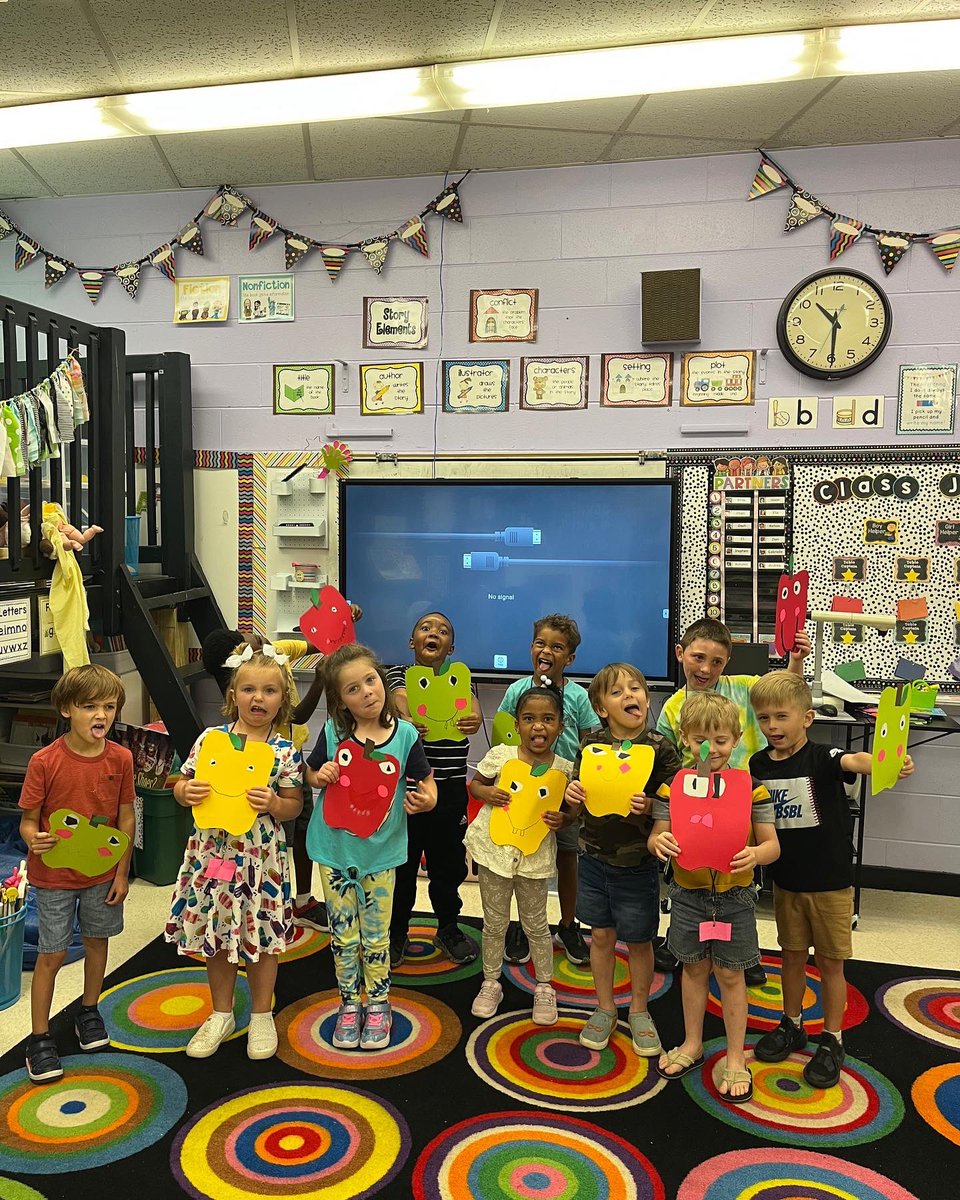 mchaffin's tweet photo. Just a FEW of our Johnny Appleseed pictures! Thank you parents for providing the apple products for tasting! @gardendaleel @JEFCOED https://t.co/sYnzPpuaxa