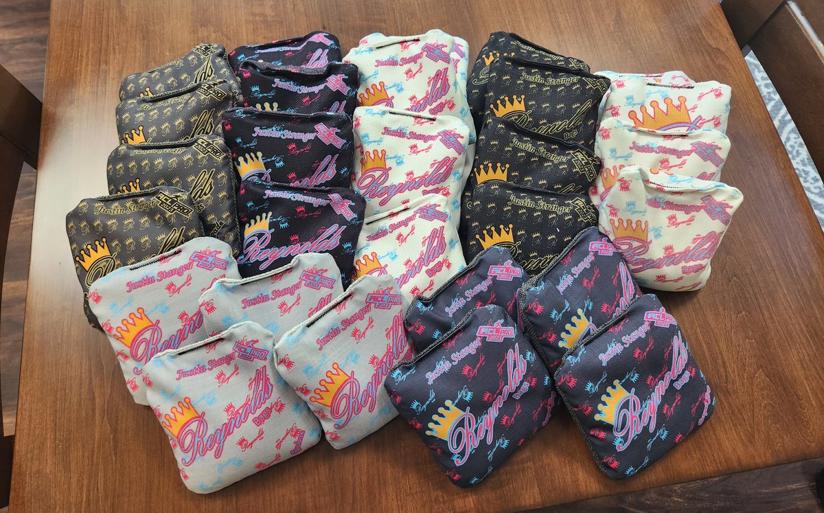 ThomStranger's tweet image. Reynolds mail day! More coming tomorrow.  Some good stuff in here!