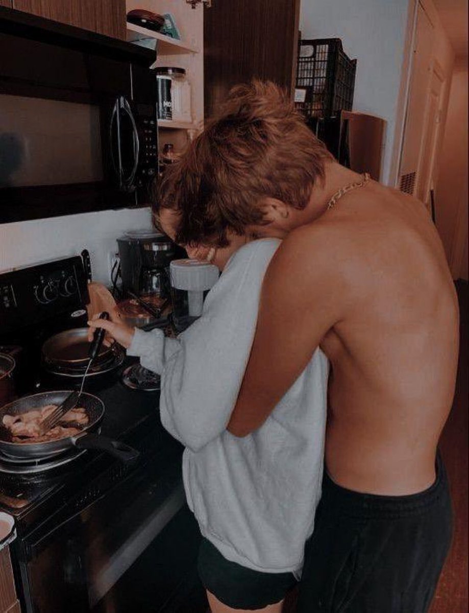 CouplesNotez's tweet photo. Cooking goals 🤍 https://t.co/kD6LTDmbAX