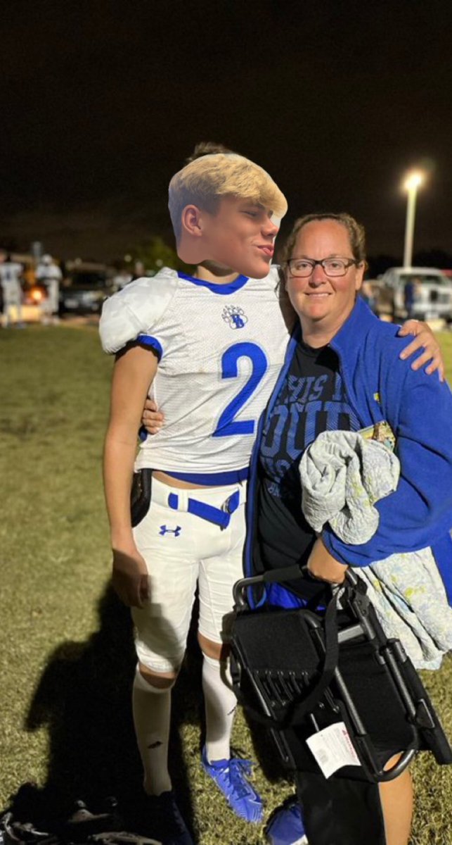 azlebarstool tweet media