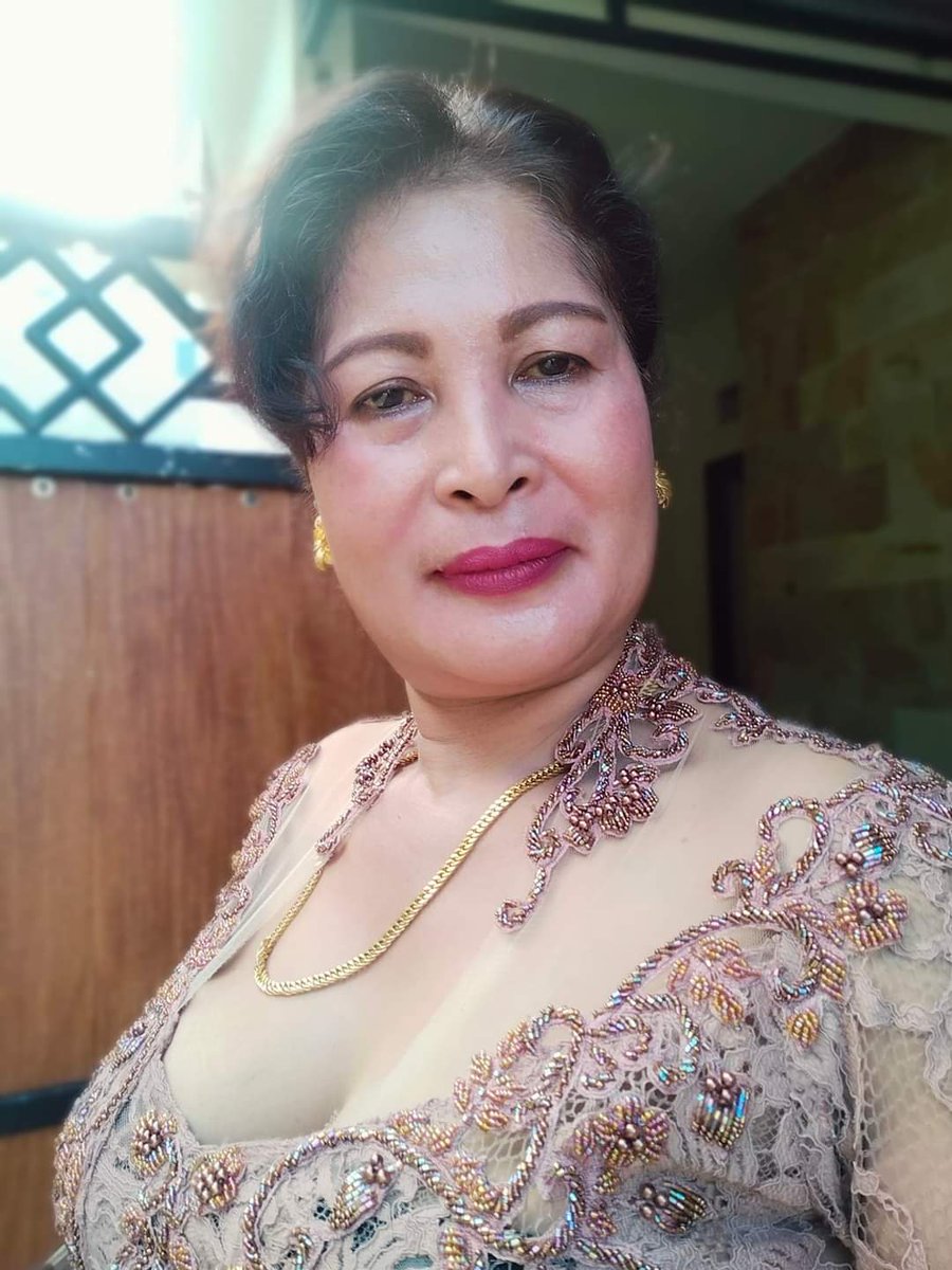 ใครยังไม่นอนทักมาหน่อยสิคะ
อยากหนีลูกหนีผัว ไปเย็ดกับไครสักคน จะได้เอาไห้เต้มที หนีไปไกลๆ2คน เปิดโรงแรมเข้าผับเต็นไห้สนุกๆ เมาแล้วเย็ดชอบแบบเถื่อนๆตึนเต้นน ทักมาขอรูปแก้ผ้าได้นะคะ