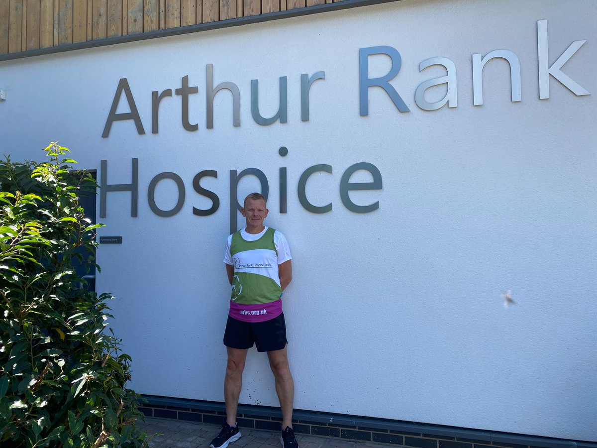 HistonFC's tweet photo. Finance Director, Paul Smart @Smarty19661 is readying for the @LondonMarathon next week!

Find out the harrowing reason why he is doing so, &amp; how you can contribute to his crucial fundraising efforts benefitting @arthurrankhouse below.

https://t.co/vlR2qtft0Q

🔴⚫️🔴⚫️ #Stutes https://t.co/B9d2ZWRv1Q
