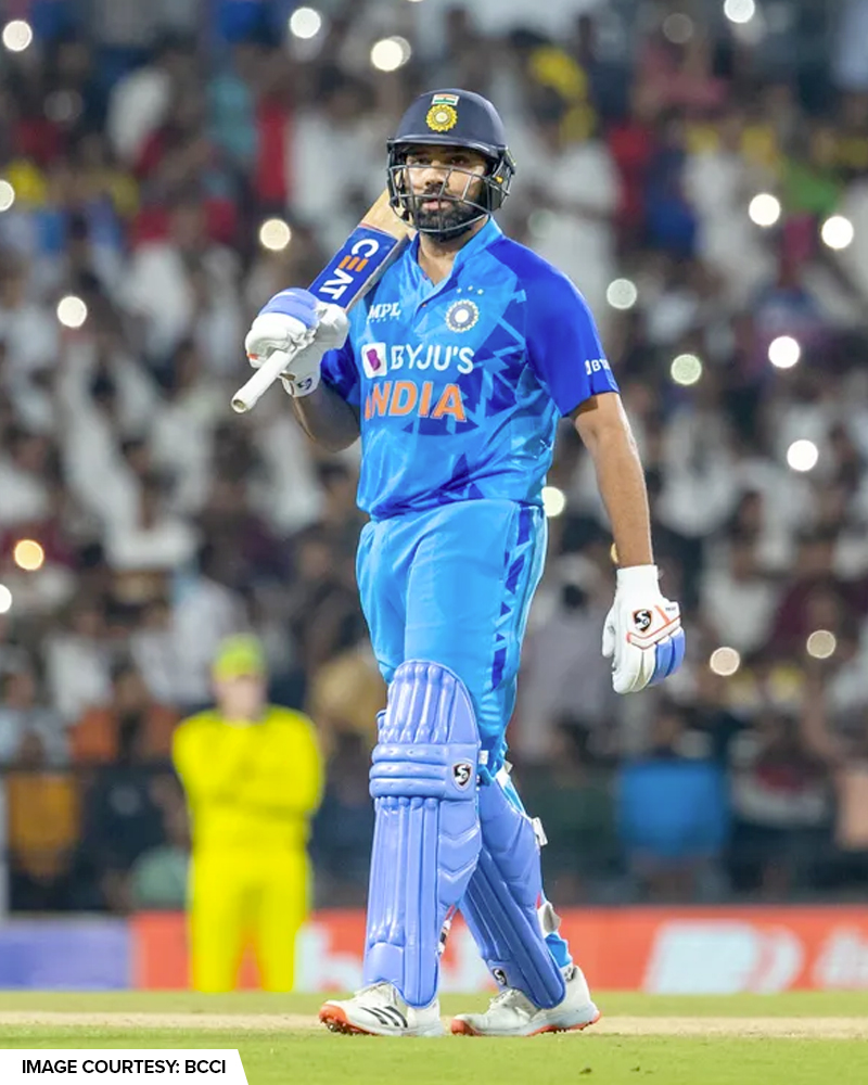 StarSportsIndia's tweet photo. The no. 1 #T20I team wins over the world champs by 6️⃣ wickets!  💯

Drop a 💪 for #RohitSharma - The architect of #TeamIndia's 💥 chase!

#BelieveInBlue | #Mastercard #INDvAUS https://t.co/Hge0KsIScy