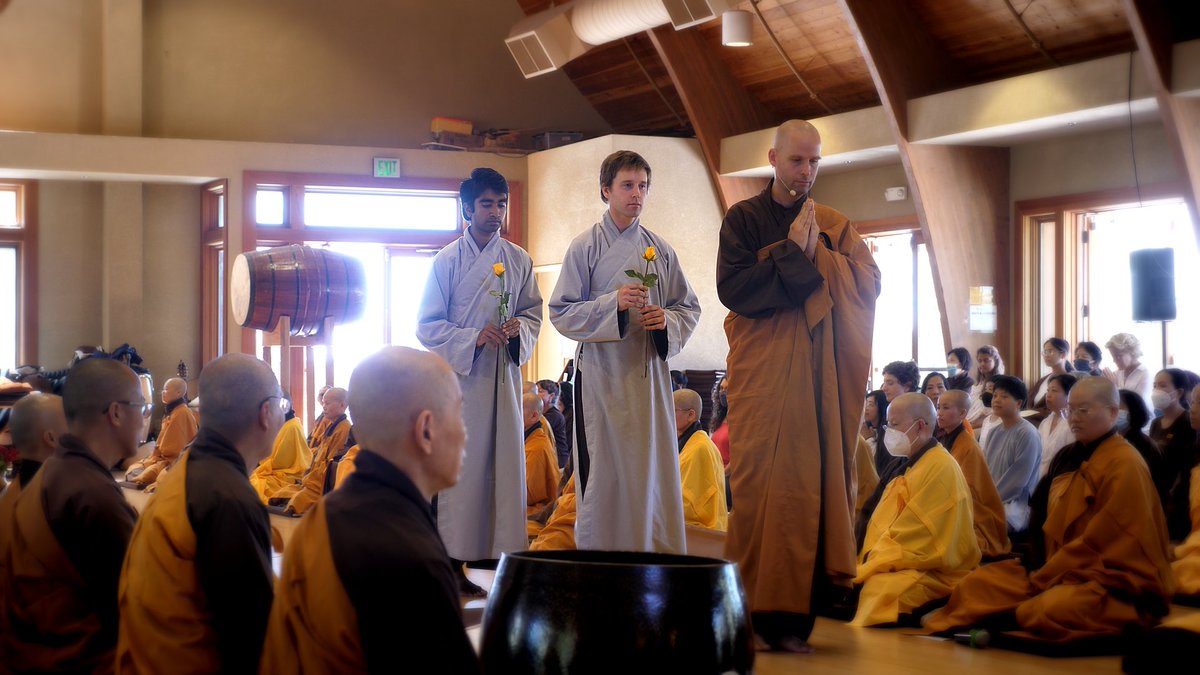 This Sunday we have a very special ceremony to ordain two novice monastics. We still have space for in-person attendance or you can watch on our YouTube channel. 

deerparkmonastery.org/event/novice-o…
