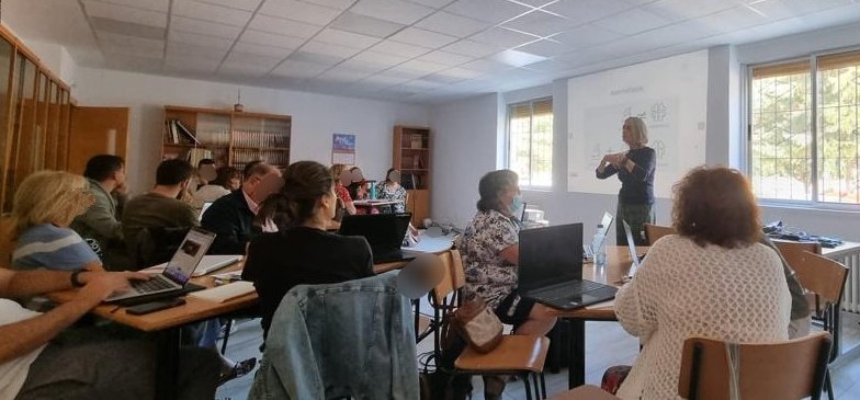 Niucoedu tweet media