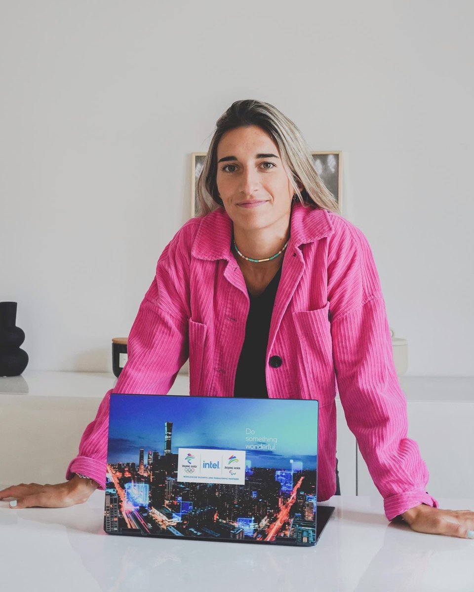 LaffontPerrine's tweet photo. #JEUXCONCOURS 🎁
Qui veut gagner le tout dernier Samsung Evo ? 😏
Likez et ReTwitter ce post + abonnez vous à @Intelfrance.
Et dites nous en commentaire pourquoi vous aimez Evo, sinon c’est trop facile 😌🔥

#JEUXCONCOURS #INTEL #INTELFRANCE https://t.co/DqftAthjPm