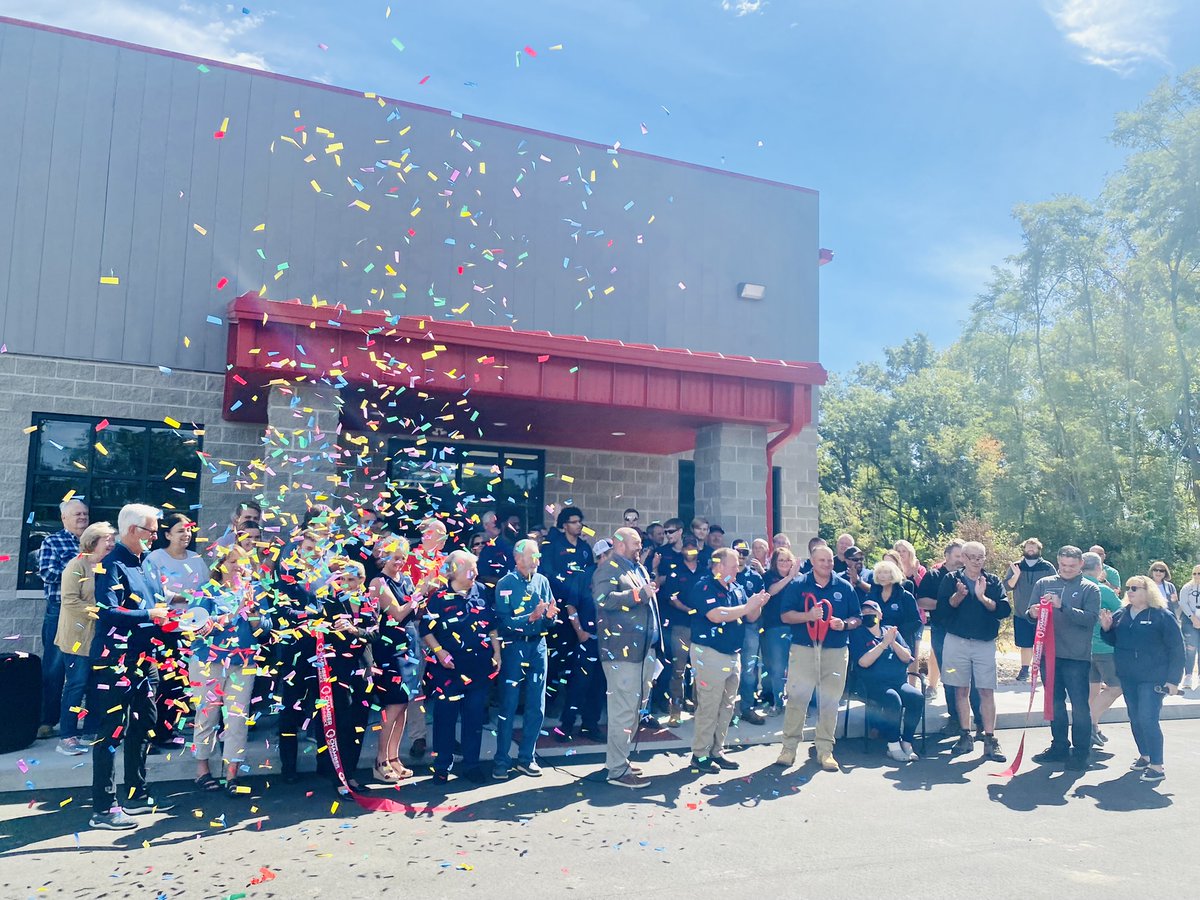 ClermontChamber's tweet image. Today we gathered to celebrate @AdamsHeatingAir big move to #ClermontCounty and reveal of their new corporate office! Now located at 3932 9 Mile Rd, Cincinnati, OH 45255, this local, family-owned business has been serving the Greater Cincinnati area since 1953.

#ProudlyClermont
